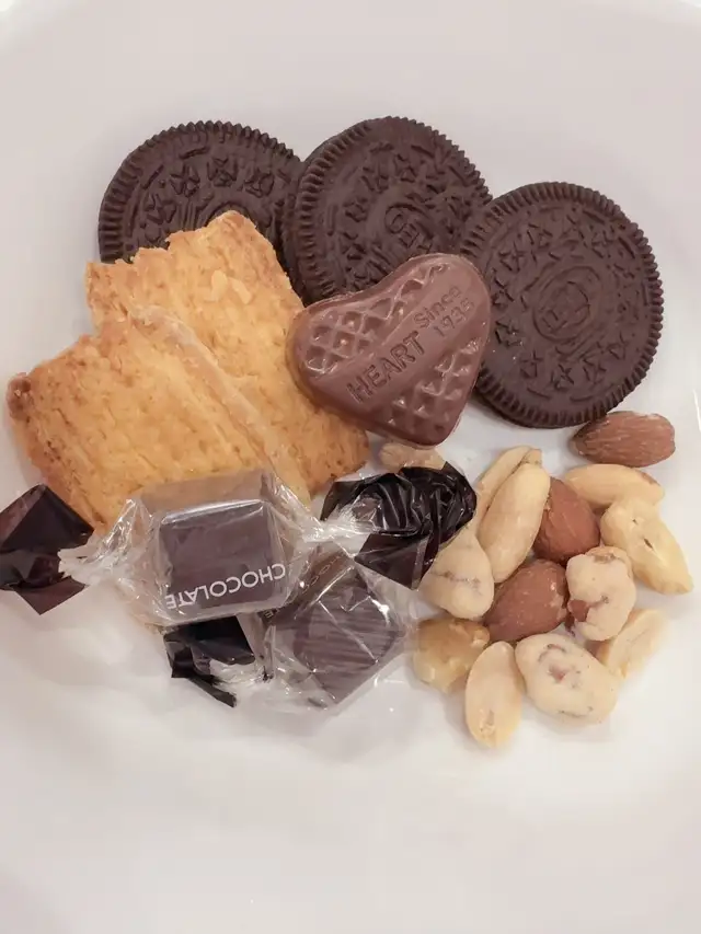 高崎のコンカフェでチョコ!お酒とおしゃべりのおともにぴったりなおやつ盛り合わせをご紹介